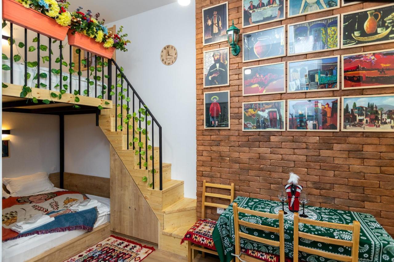 Orbeliani Apartment